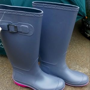 NWT Kamik Rain boots Size 7 Gray & Raspberry